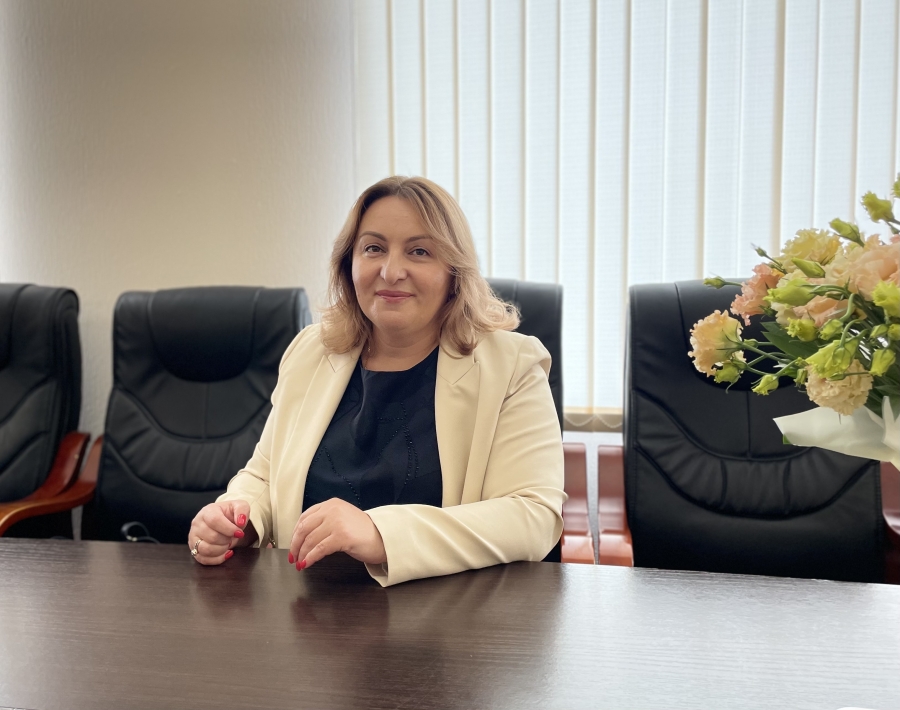 Ҳаҭыр зқәу Асҭанда Заур-иԥҳа! Аҟәа ақалақь Аҵара Аусбарҭа аколлективи уи иаҵанакуа ашколқәеи, ахәыҷбаҳчақәеи рыхьӡала ишәыдаҳныҳәалоит шәиубилеитә мшы!