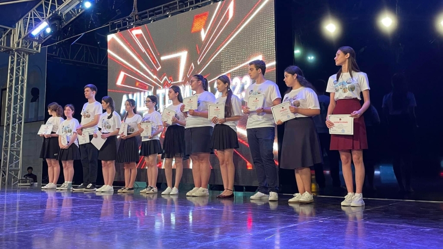 Впервые за долгое время прошел общегородской бал выпускников, организованный МУ администрации города Сухум «Управление образования»